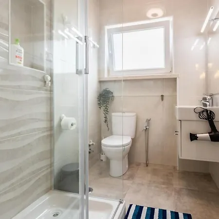Appartement Lisbon Em Frente Dos Transportes Publicos *