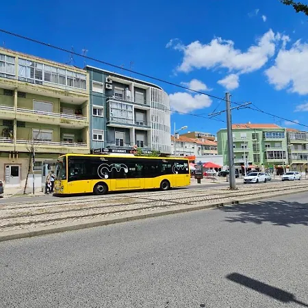 Apartamento Lisbon Em Frente Dos Transportes Publicos Almada