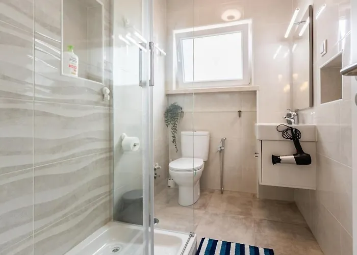 Apartamento Lisbon Em Frente Dos Transportes Publicos *